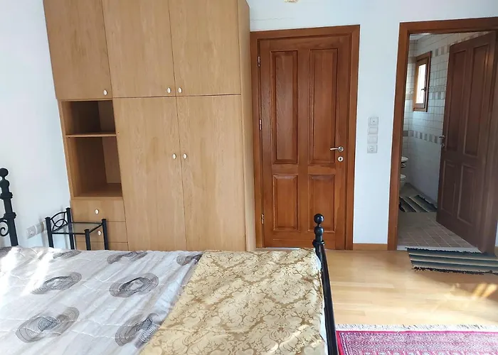 Δωμάτια σε οικογενειακή κατοικία Xenios Petritis *