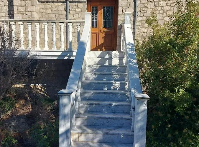 Xenios Petritis Δωμάτια σε οικογενειακή κατοικία Λειβαδιά